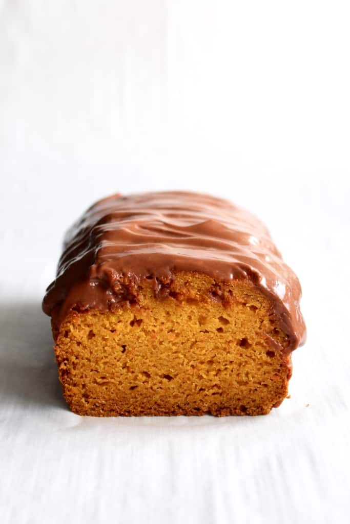 Carrot cake with brigadeiro frosting!

Inspired by the Brazilian bolo de cenoura, my carrot loaf uses puréed carrots and covered it in a chocolate frosting!

Switch out your traditional carrot cake this Easter!